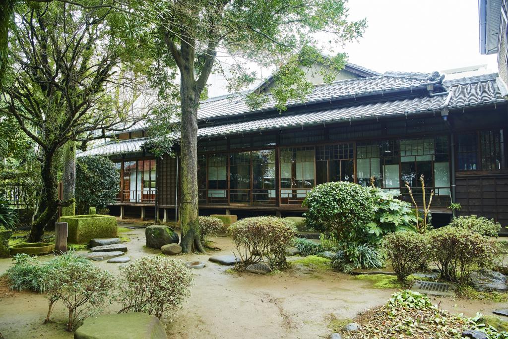 夏目漱石内坪井旧居