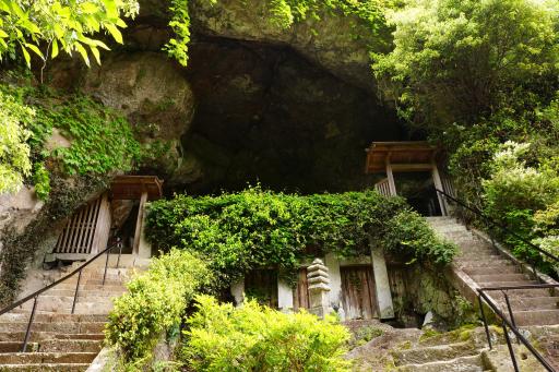 霊巌洞・五百羅漢（雲巌禅寺）