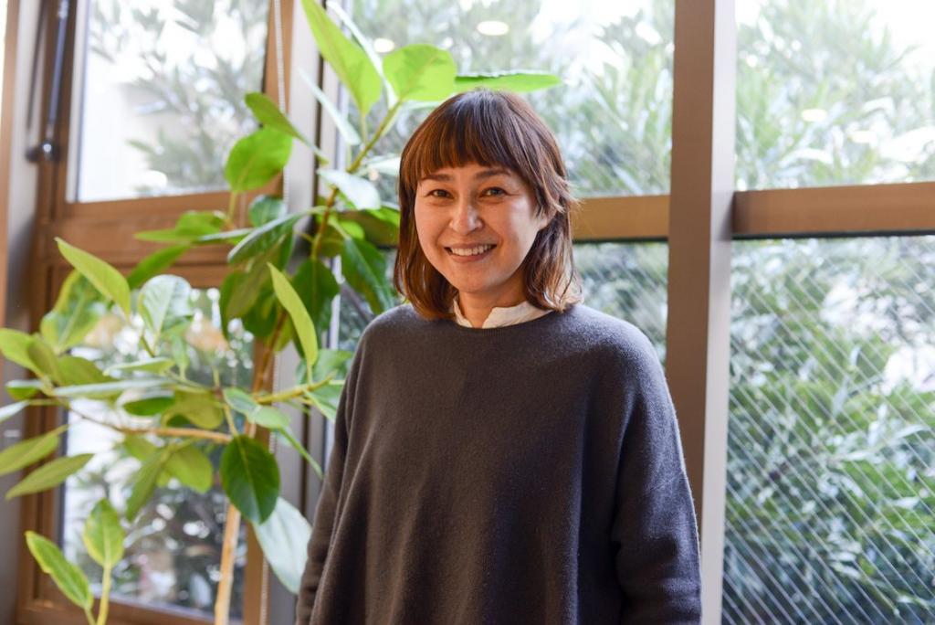 旅をテーマにファッションや生活アイテムを提案するセレクトショップ「Onthebooks」オーナーの上田千春さん